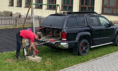 rafal gucwa geotester pakuje sprzęt po odwiercie geologicznym