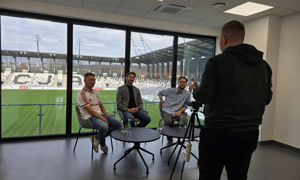 nagranie podcastu na stradionie MKS Sandecja